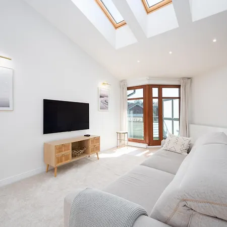 Classy White By Oneapartments Apartment Danzig