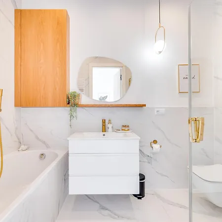 Classy White By Oneapartments *