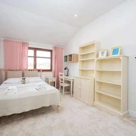 Classy White By Oneapartments Danzig