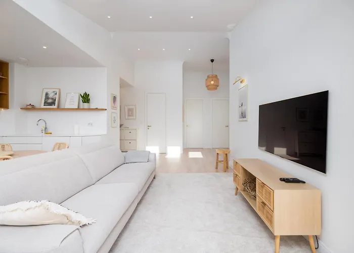 Classy White By Oneapartments *