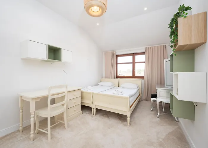 Classy White By Oneapartments *